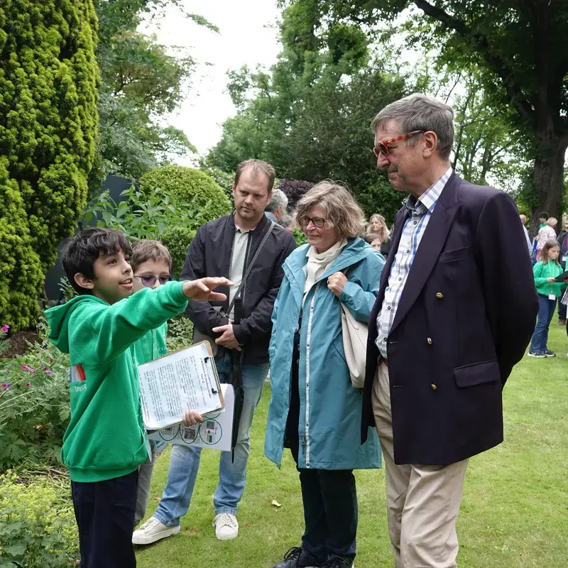 Eco-Agents host garden tours