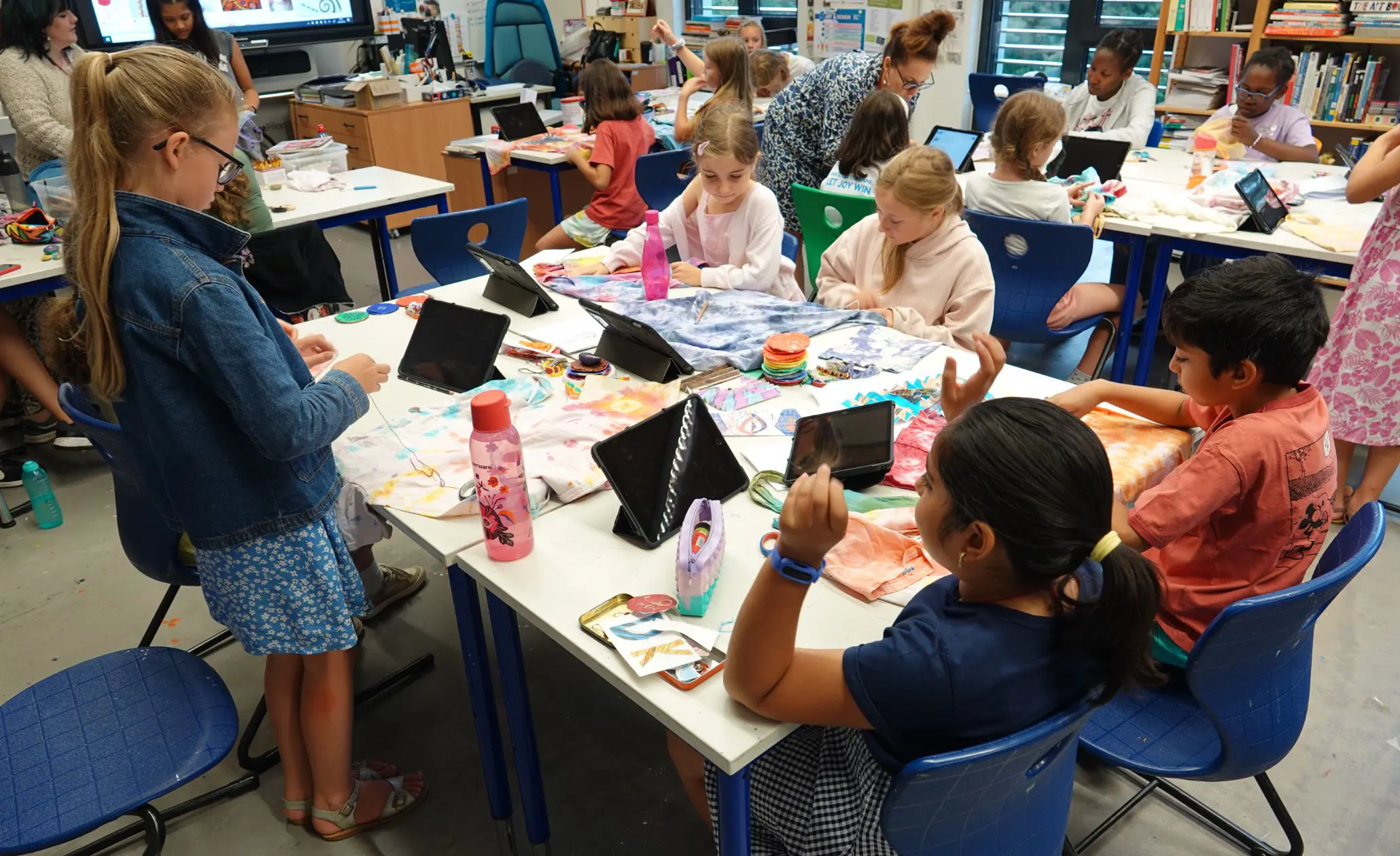 Arts and crafts table